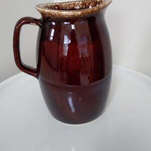 HULL VINTAGE BROWN DRIP PITCHER